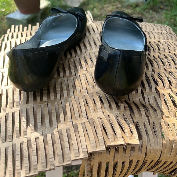 Gianni Bini, 50 Preppy, 10M, Black slip on, w/a woven satin ribbon detail & bow - Picture 5 of 11